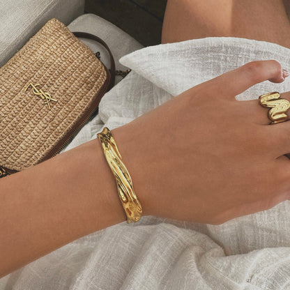 Wide Statement Band